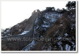 Crossing Zhuangdaokou Great Wall Pass Hiking Day Trip